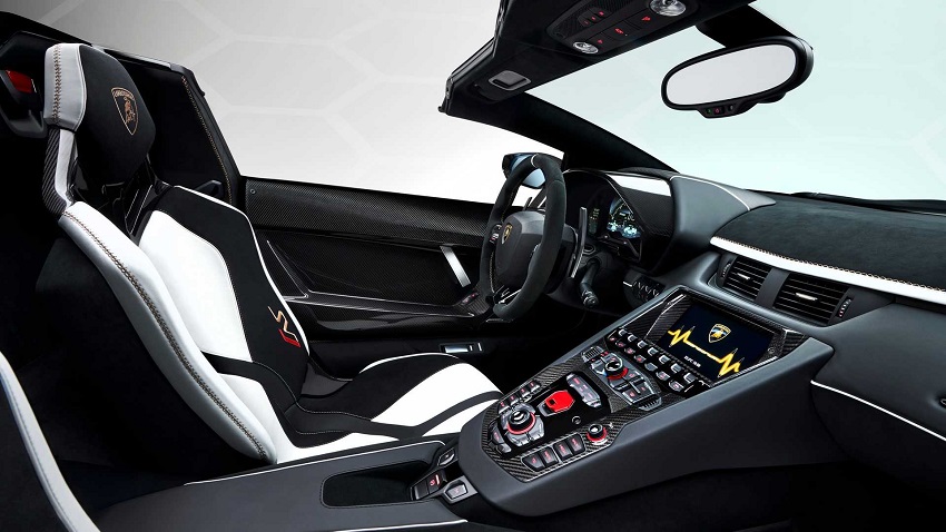 Interior del Lamborghini Aventador SVJ Roadster