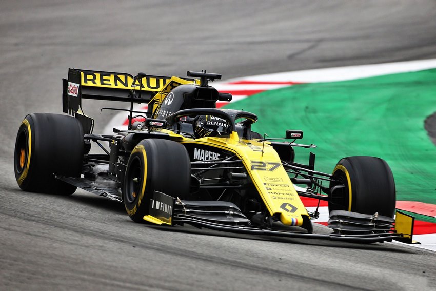 Nico Hülkenberg de Renault en los test de Barcelona