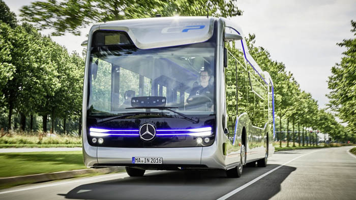 El futurista bus de Mercedes ya rueda en Ámsterdam