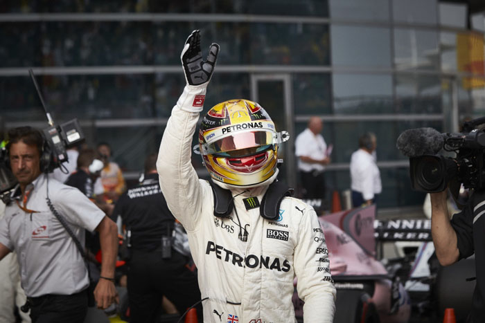Mercedes triunfa con Hamilton en el GP de China 