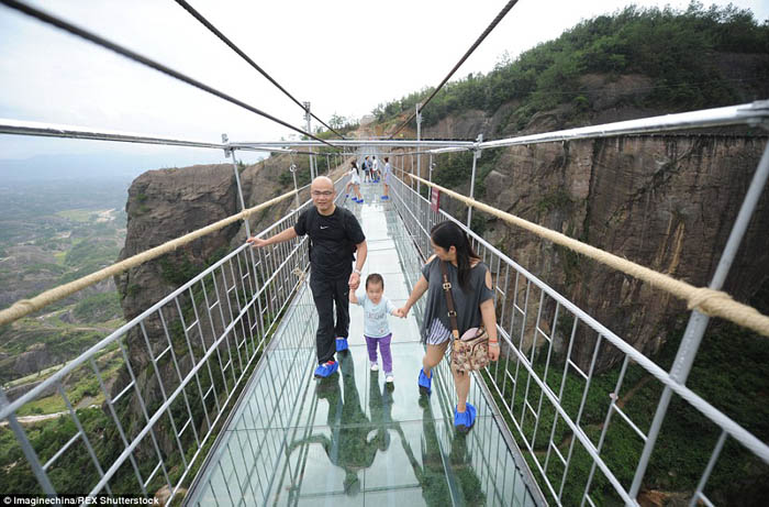 El puente de cristal más grande del mundo