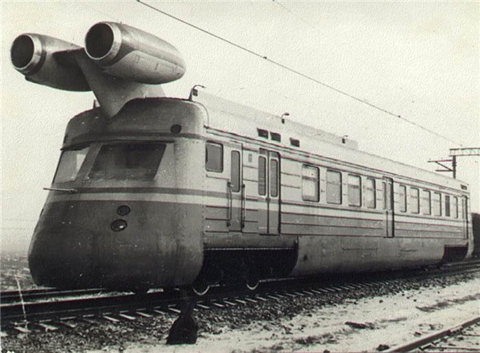 Un tren a reacción en la Unión Soviética de los años 70. ¿Qué podría salir mal?