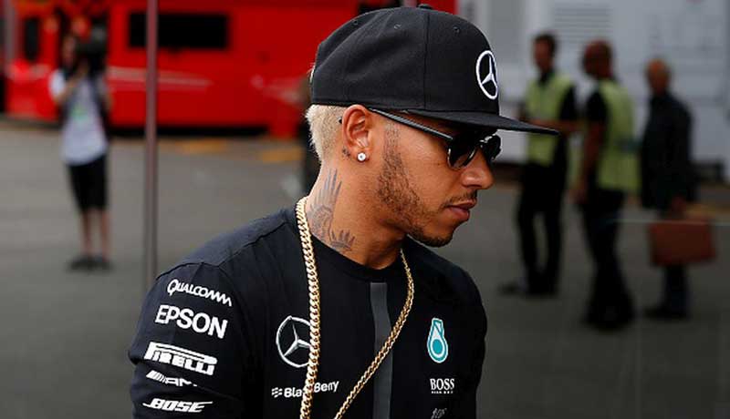 Lewis Hamilton quiere subirse a una MotoGP
