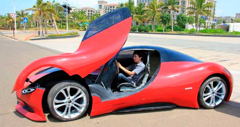 Un joven chino devela un coche eléctrico “hecho en casa”