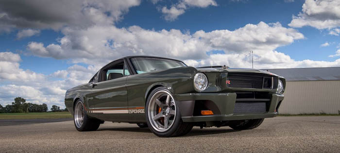 Ringbrothers crea un Mustang de 1965 de fibra de carbono