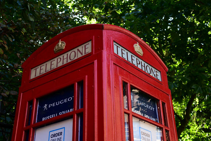 El concesionario mas pequeño del mundo… ¡Una cabina telefónica!