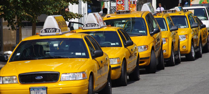 El primer taxi autónomo y totalmente eléctrico llegará en 2017