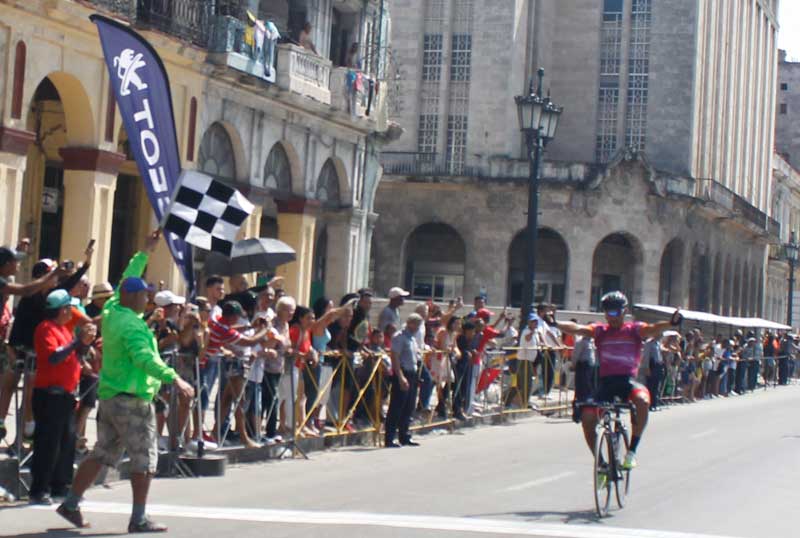 Nodarse ganó la etapa y Portuondo el Clásico