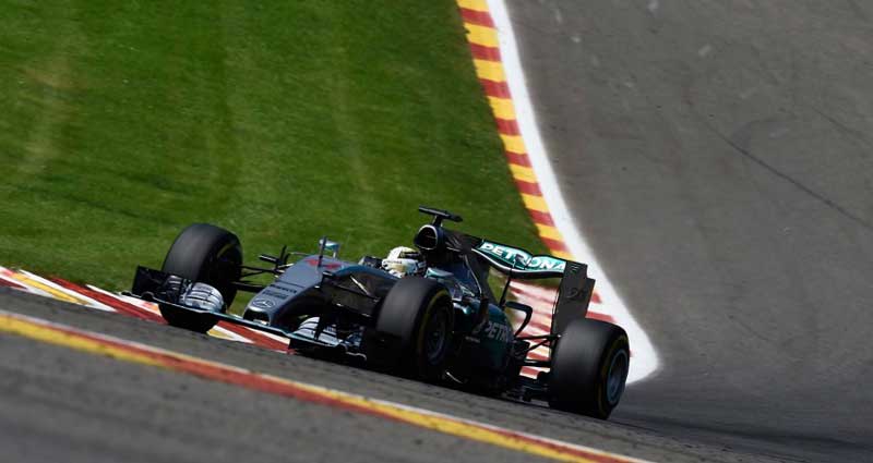 Mercedes aplasta en Spa, Lotus saca las uñas