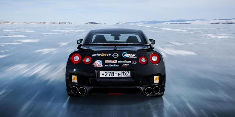 Nissan GT-R, el coche más rápido sobre el hielo: 295 km/h