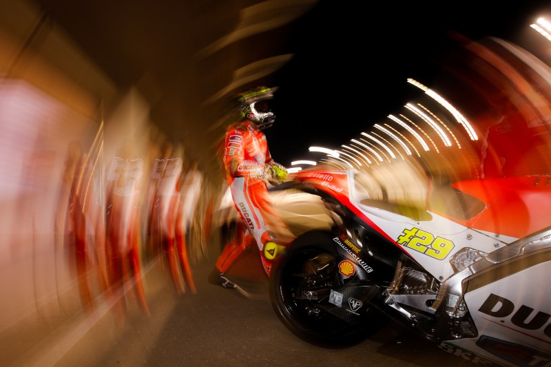 Ducati domina el primer día del test oficial en Qatar