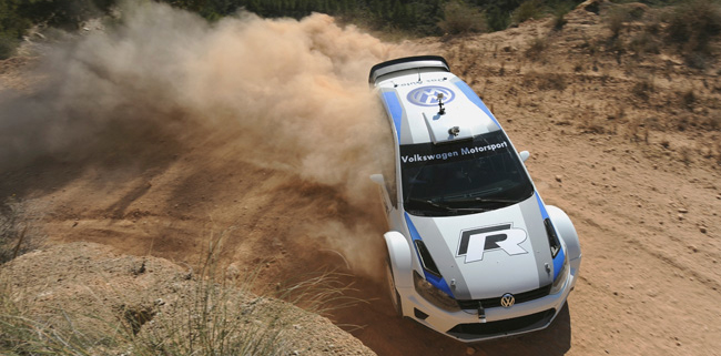Video: Sainz y Ogier prueban el Polo R WRC en tierra