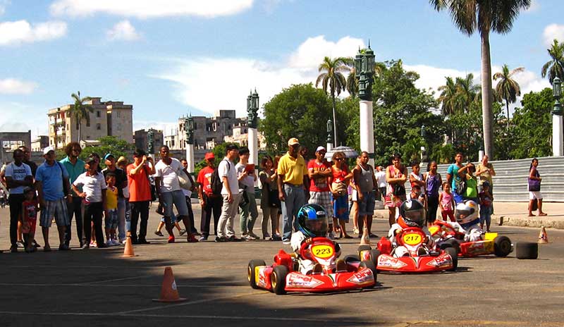 Deportes con motor en el corazón de La Habana