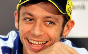 Doblete de Yamaha, Rossi triunfa en Qatar