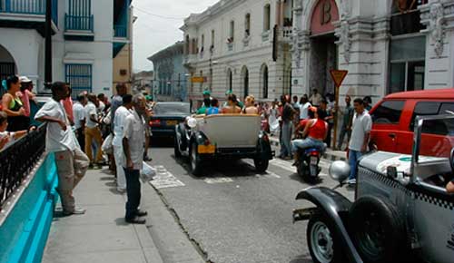Cómo fue el centenario del primer automóvil en Santiago de Cuba