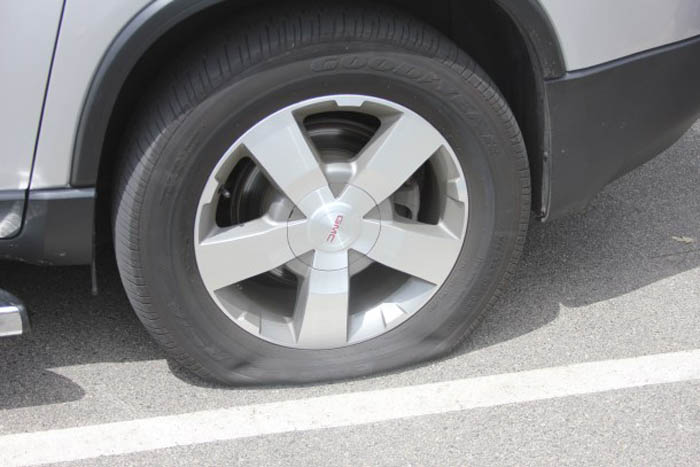 5 problemas por neumáticos bajos de aire