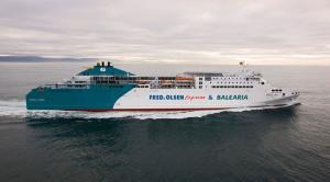 Ferry Nápoles, navieras Baleària y Fred. Olsen Express incorporan en la ruta entre Huelva y Canarias
