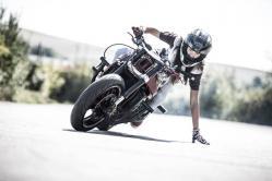 Sarah Lezito Sarah Lezito, la reina del stunt