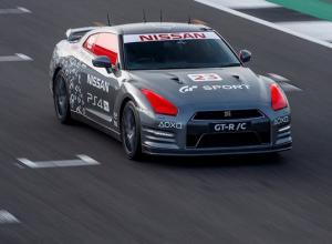 Nissan GT-R Un Nissan GT-R controlado por un PlayStation alcanza los... ¡210 km/h!