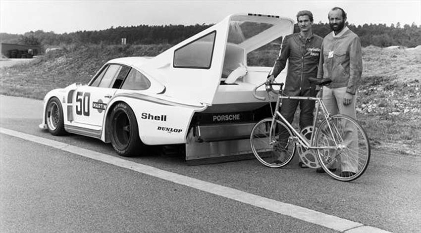 Porsche 935 Turbo en bicicleta