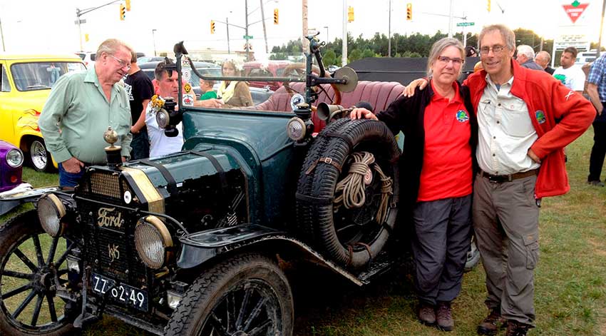 Dirk y Trudy Regter en su Ford T