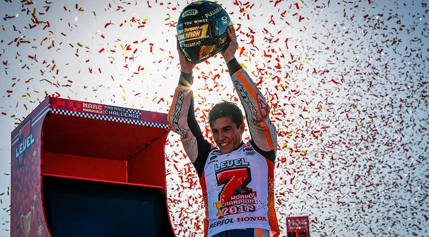 Honda y Márquez exhiben títulos