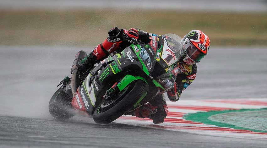 Jonathan Rea encumbra a Kawazaki en Donington Park