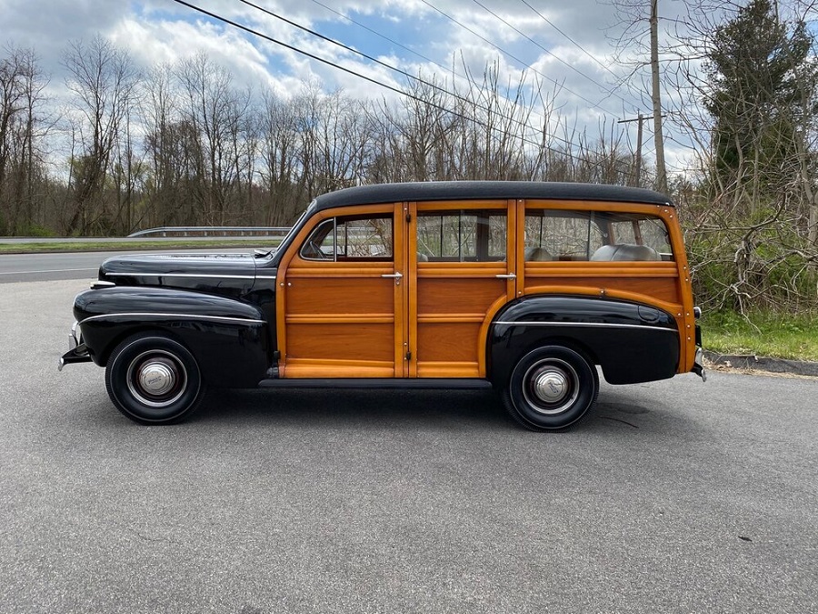 Ford Woody “parqueado” en el fondo del mar