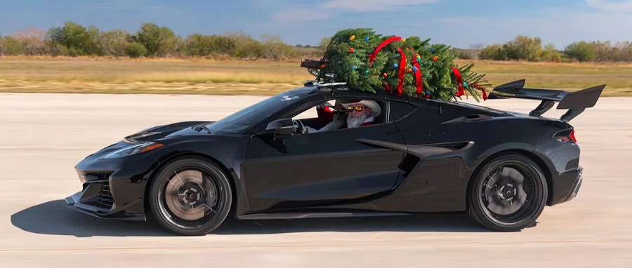 Récord de velocidad para un coche con un árbol de Navidad encima