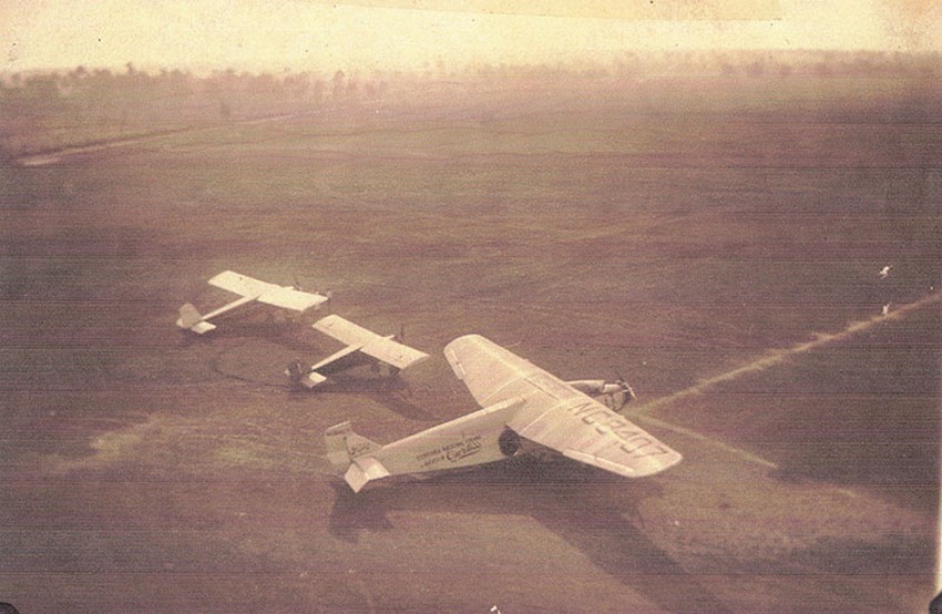 Imagen tomada en diciembre de 1929, en ella se aprecian dos Curtiss Robin y el primer Ford Trimotor de los 7 adquiridos por Cubana de Aviación.