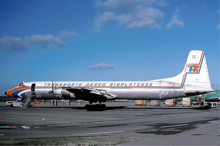 Canadair CL-44.