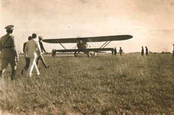 el avión Cuatro Vientos