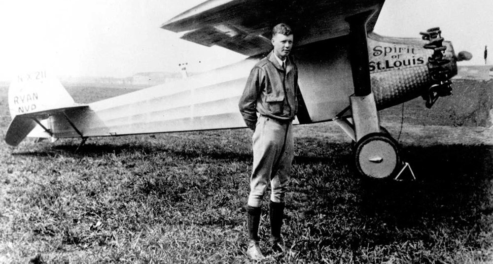 Charles Lindbergh vuela sin escalas de Washington a México