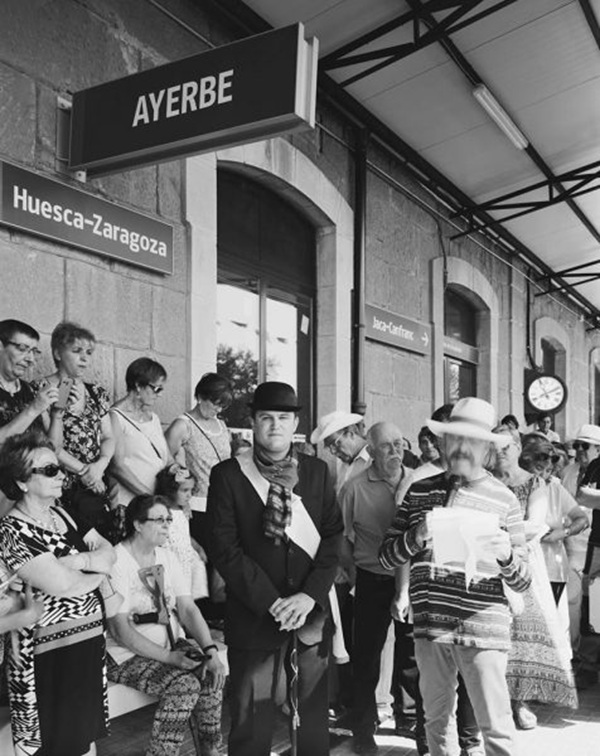 en la estación de Ayerbe, la locomotora número 405