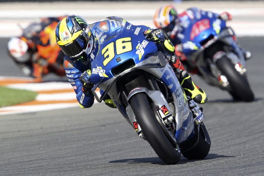 MotoGP: Los dos Suzuki seguidos por la KTM.