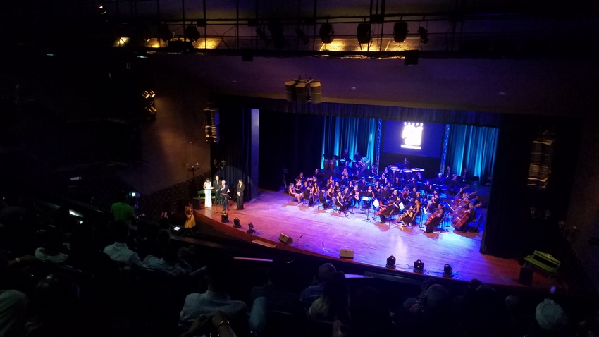 La música de Alejandro Falcón al piano en gala de Los Premios Excelencias 2018