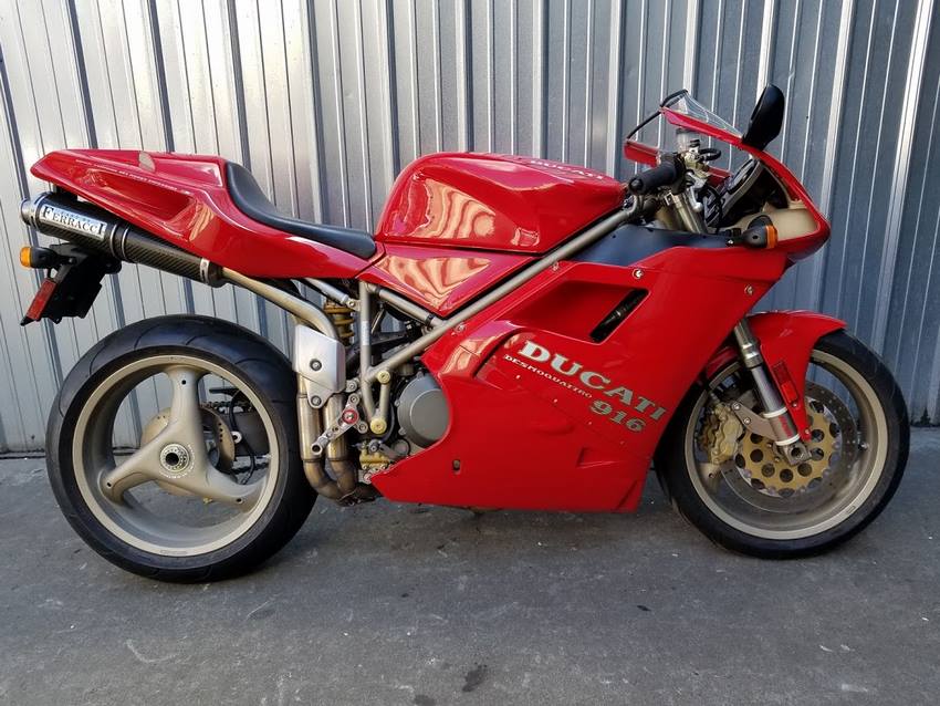 Ducati 916 Vista Lateral Derecha