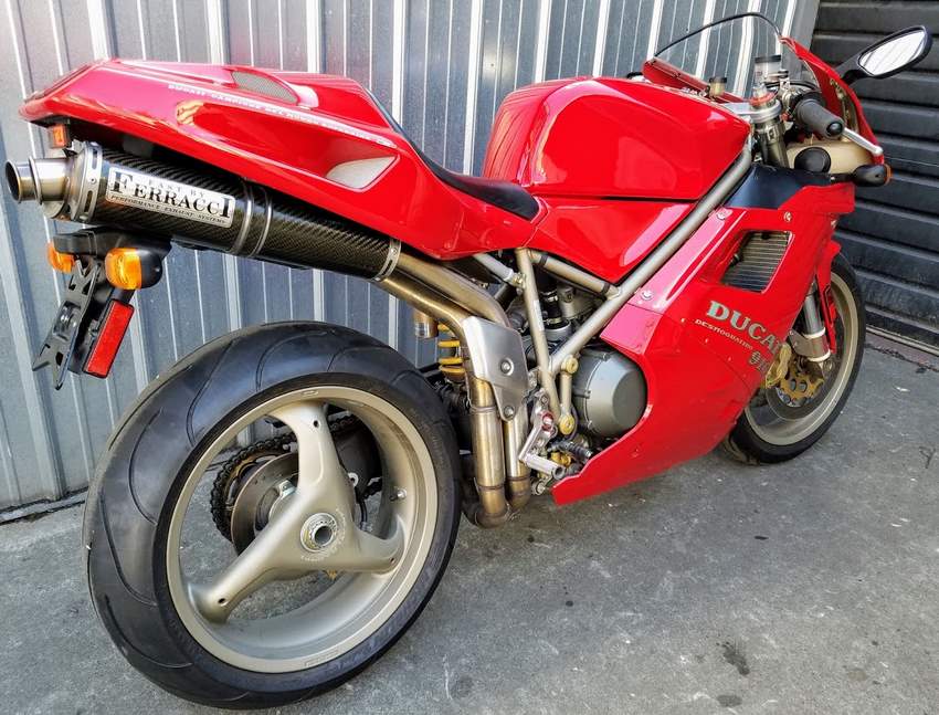 Ducati 916 Vista Trasera