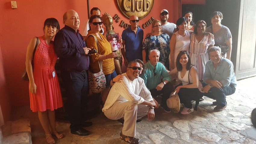 Grupo Excelencias sobre ruedas Clásicas en La Habana
