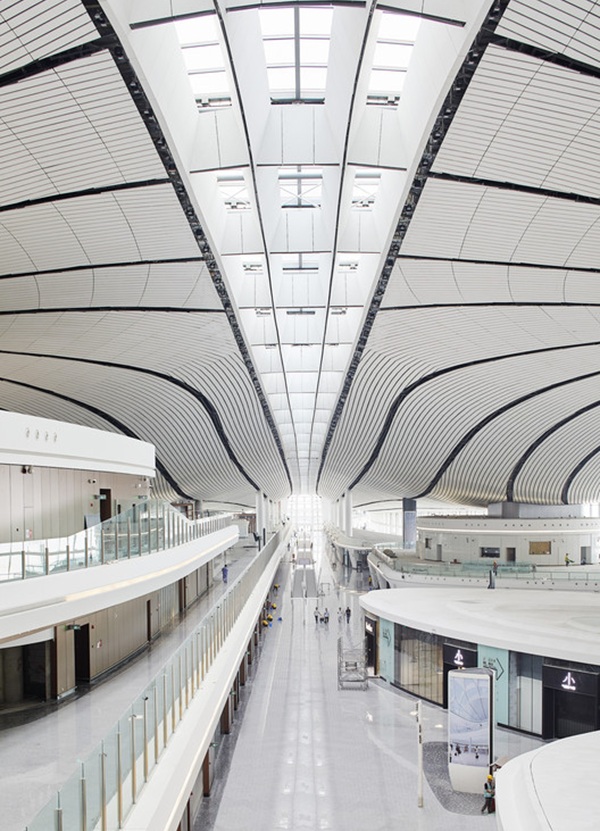 Un Gigante de cristal y acero: Daxing, el futuro del transporte aéreo 