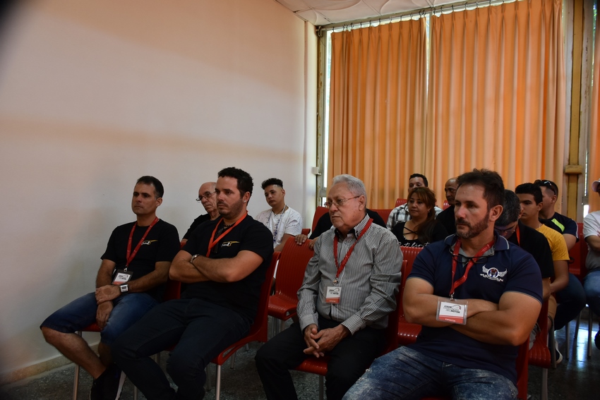 Historia y pasión del automovilismo en Cuba, es un interesante libro que estuvo presente en el II Salón de Excelencias del Motor