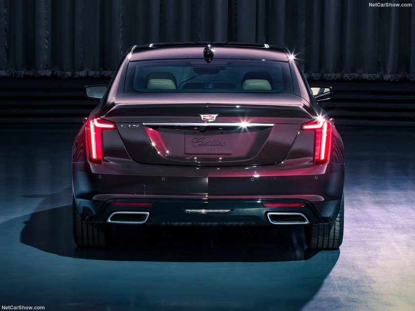 Cadillac CT5 2020, parte trasera