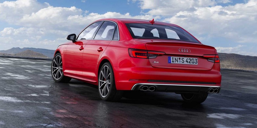 Audi S4 2019 vista trasera del auto