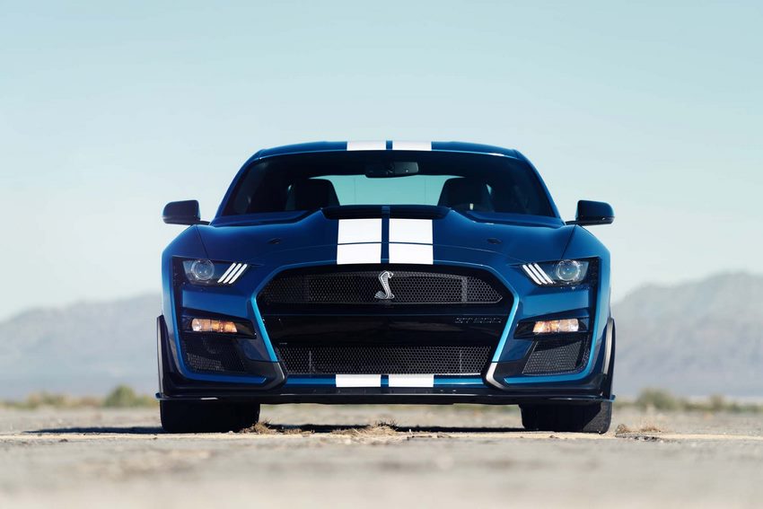 Ford Mustang Shelby GT500 de frente