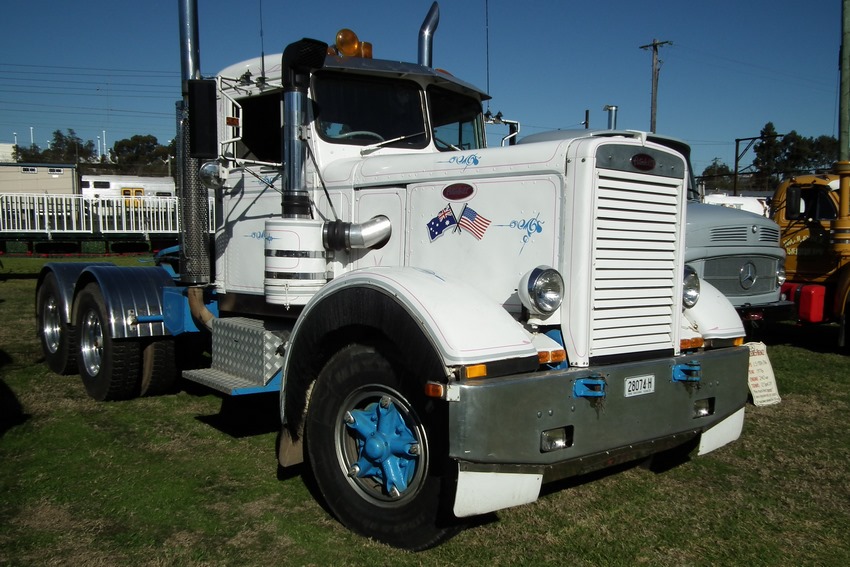 Peterbilt 281-351