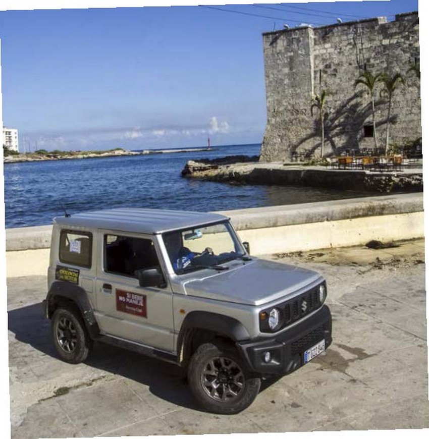 En busca de las raíces de La Habana en un jeep Suzuki