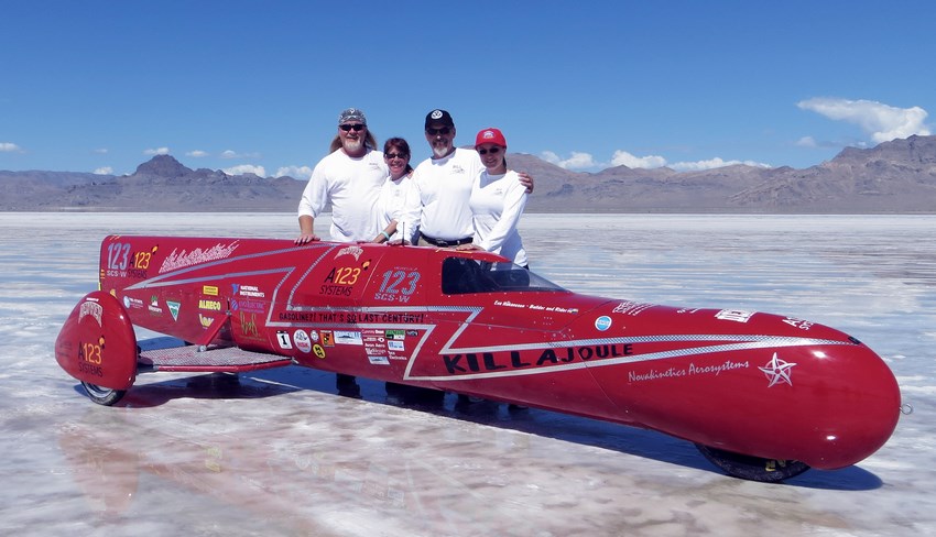 La KillaJoule y su team en Bonneville