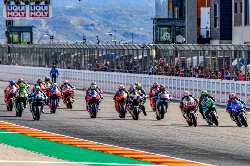 MotoGP: Arrancada del GP Europa 2020 en Cheste. 