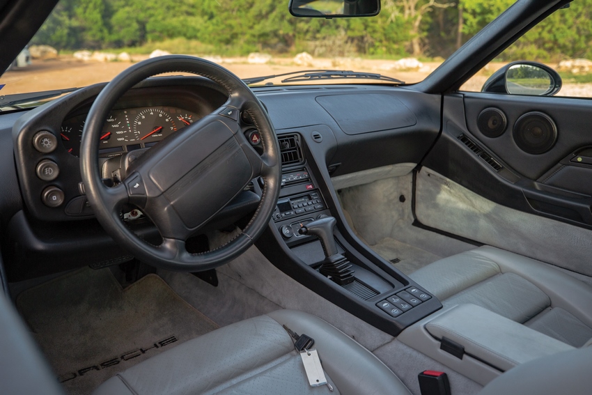 Interior del Porsche 928