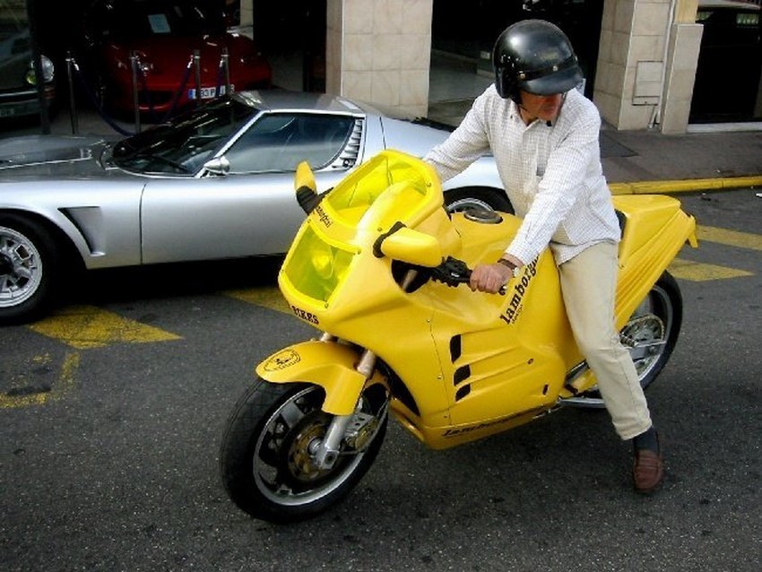 motocicleta Lamborghini 